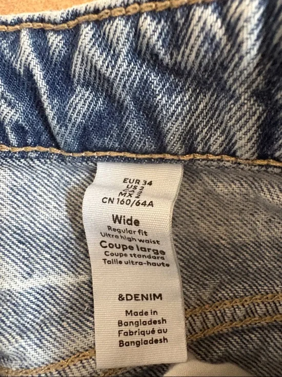 H&M Light Blue Wide Leg Jeans - Picture 2 of 7